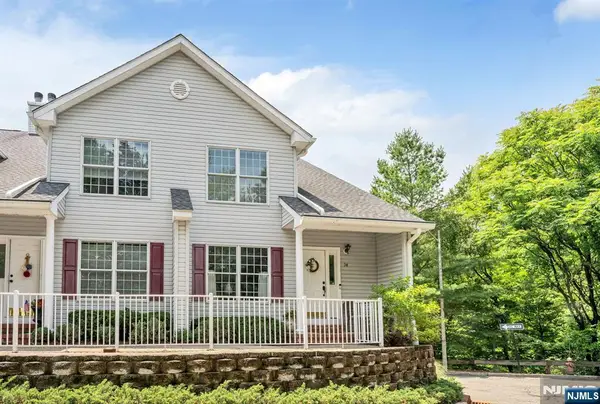 94 Heather Lane, Wyckoff, NJ 07481