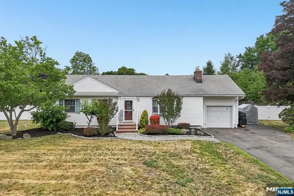 49 Pancake Hollow Drive, Wayne, NJ 07470
