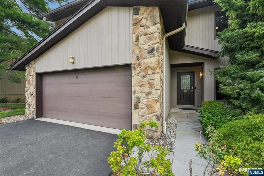 19 Cedar Wood Terrace, Woodland Park, NJ 07424 - #3