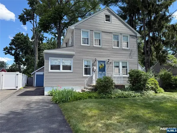 810 Colfax Avenue, Pompton Lakes, NJ 07442