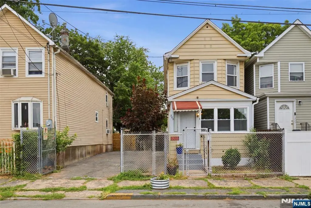 255-257 18th Street, Newark, NJ 07103 - #1
