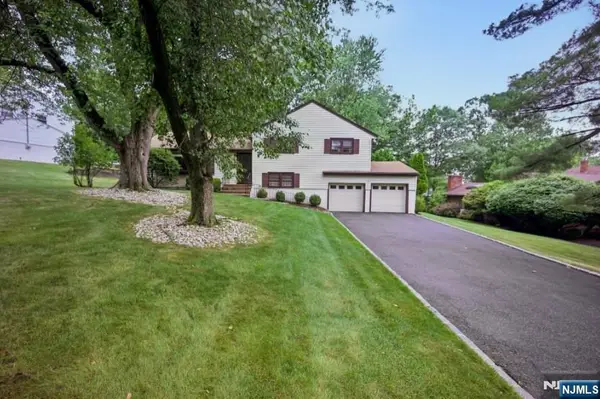 19 Bear Brook Lane, Livingston, NJ 07039