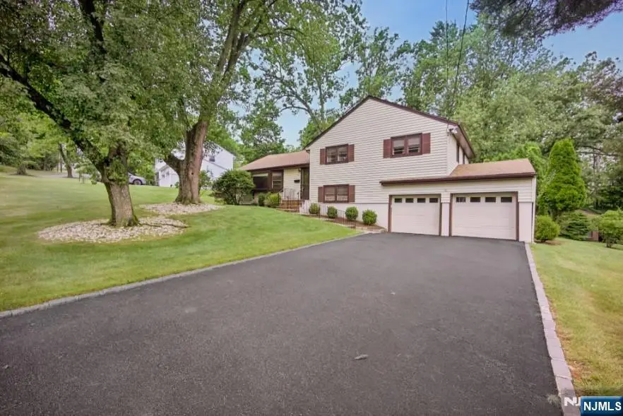 19 Bear Brook Lane, Livingston, NJ 07039 - #3