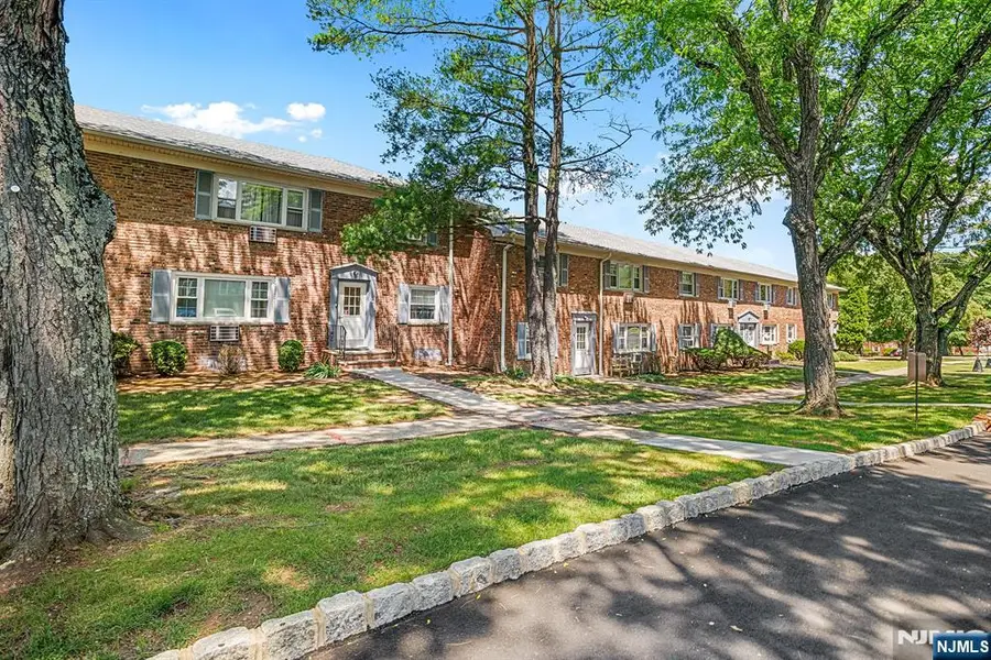 41 Wedgewood Drive 118, Verona, NJ 07044 - #2