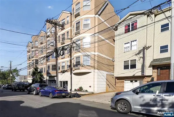 56-60 Ferguson C1, Newark, NJ 07105