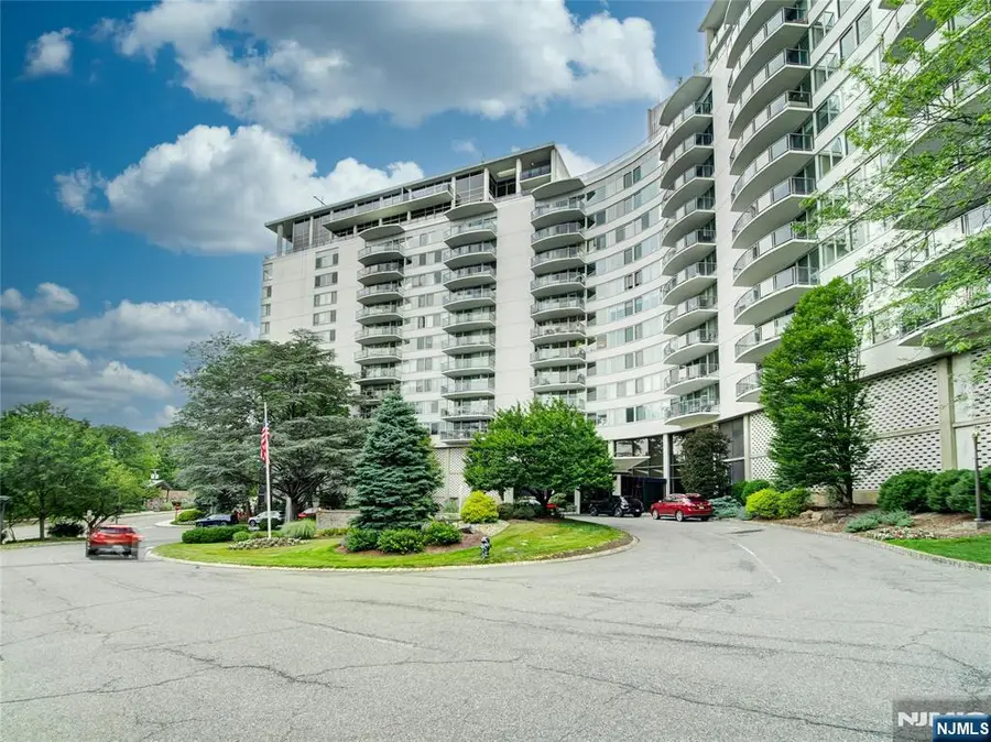 1 Claridge Drive 925, Verona, NJ 07044 - #2