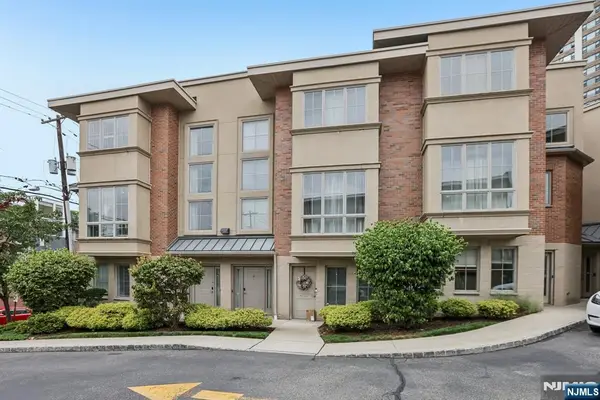 200 Laird Avenue C2201, Cliffside Park, NJ 07010