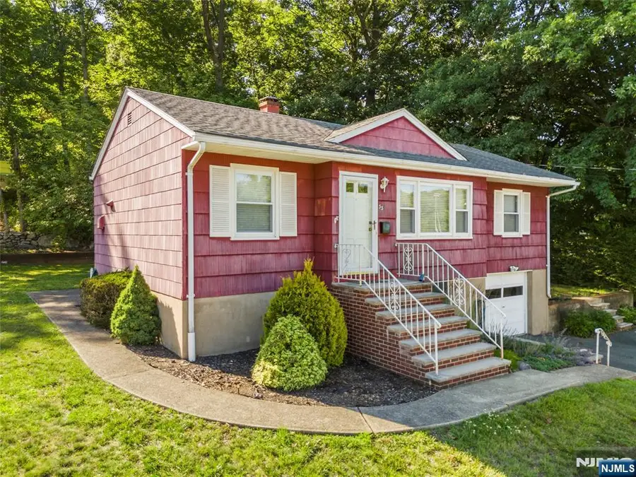 33 Walter Drive, Bloomingdale, NJ 07403 - #2