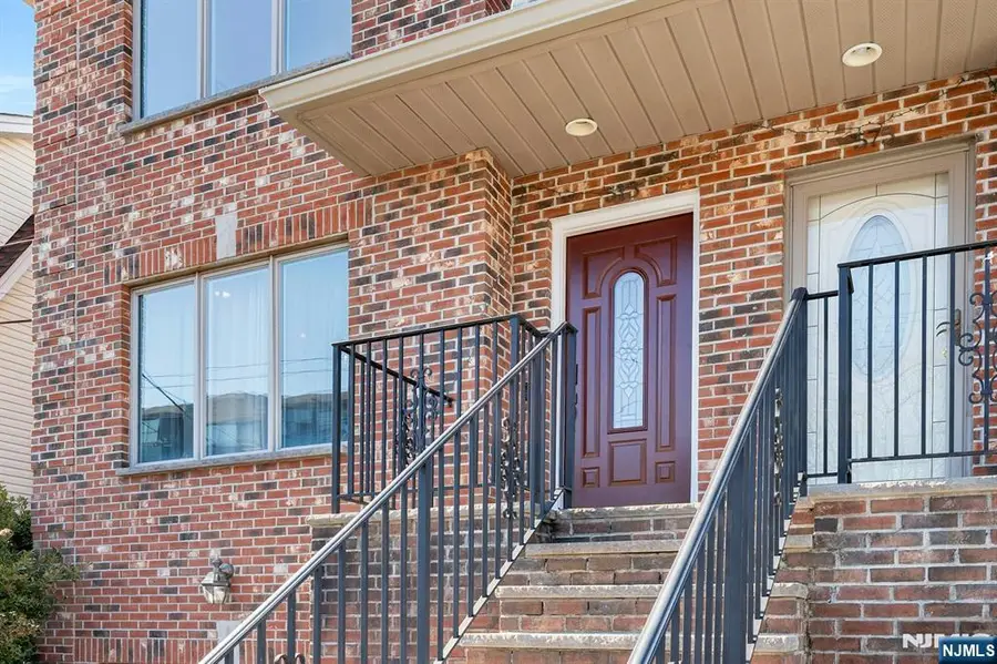 573 Kearney, Cliffside Park, NJ 07010 - #2