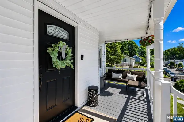 71 Reeve Avenue, Bloomingdale, NJ 07403