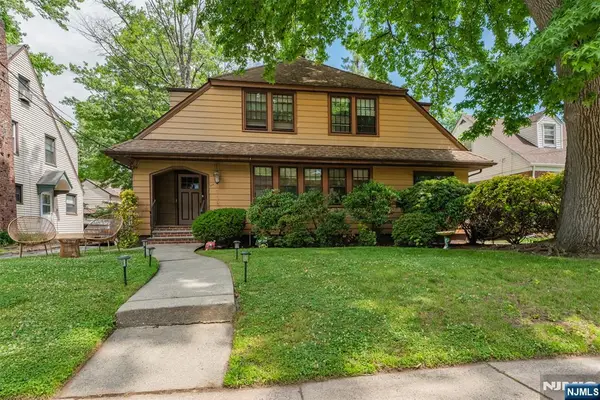 529 Wyndham Road, Teaneck, NJ 07666