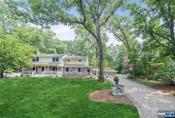 4 Burma Road, Wyckoff, NJ 07481