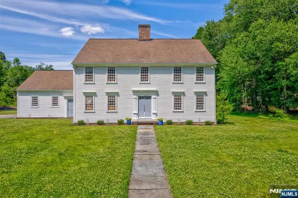 1 Canoe, Roseland, NJ 07068