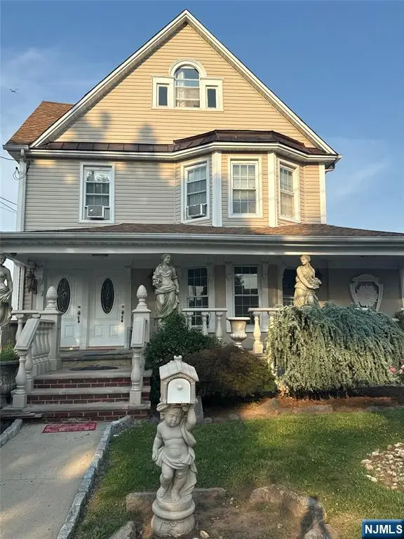 53 Murray Hill Terrace, Bergenfield, NJ 07621
