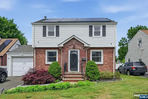 27 Beveridge Street, Teaneck, NJ 07666
