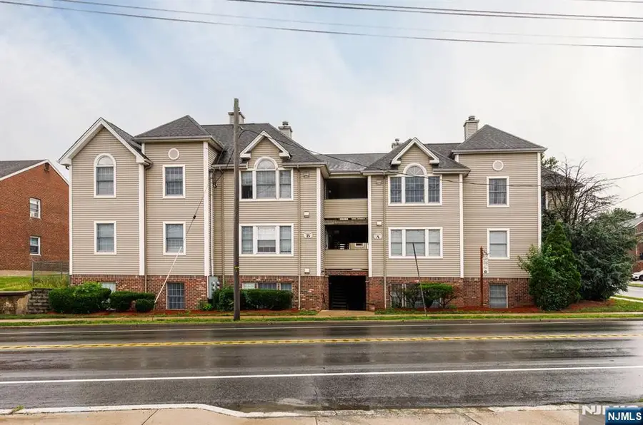 428 Grand Avenue 2C, Palisades Park, NJ 07650 - #2