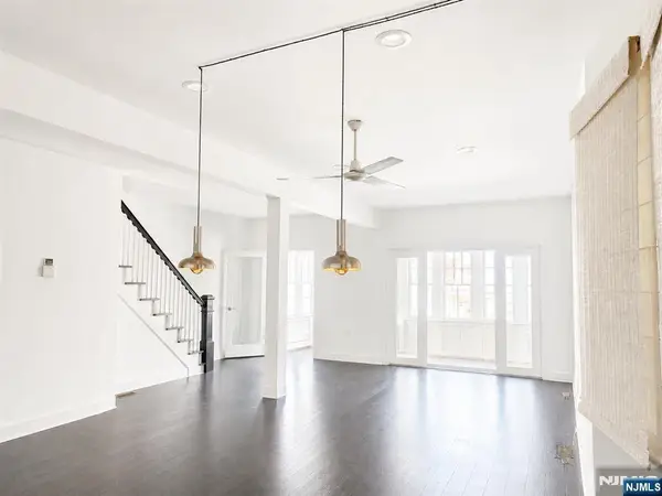 528 Undercliff Avenue, Edgewater, NJ 07020