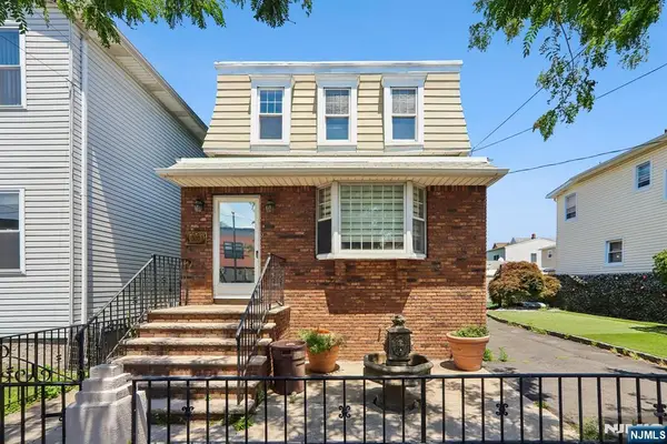 310 Centre Avenue, Secaucus, NJ 07094