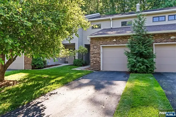 31 Lockley Court, Wayne, NJ 07470