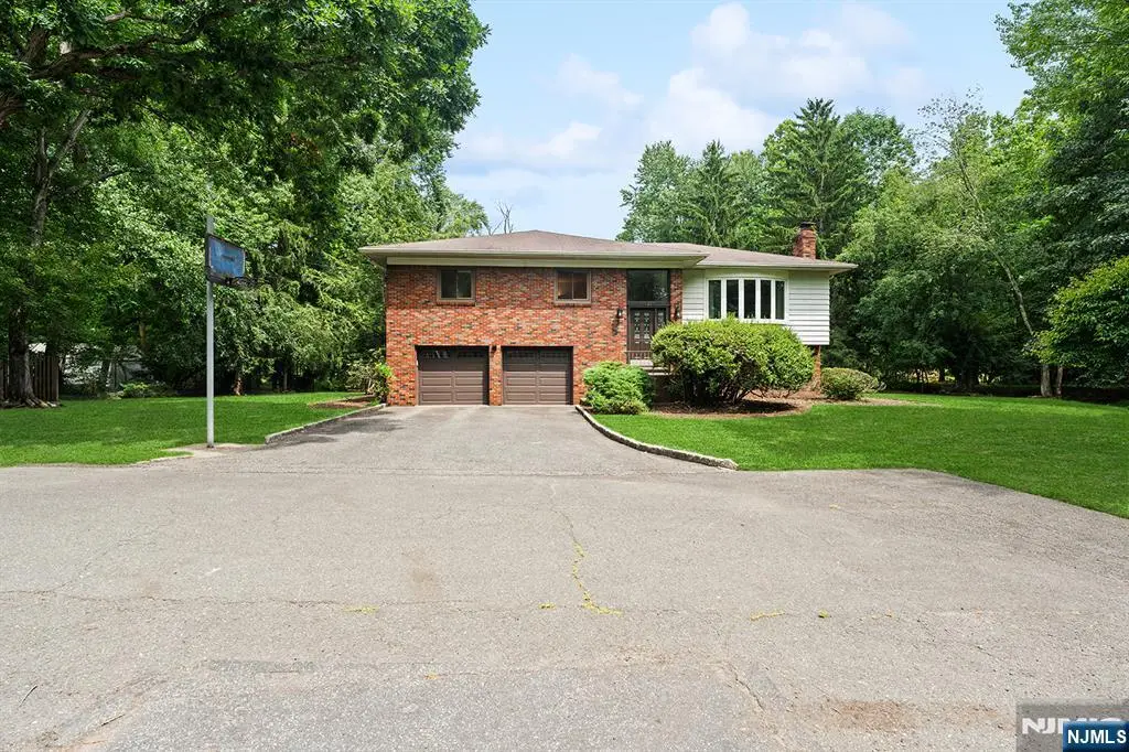 31 Brook Street, Closter, NJ 07624 - #1