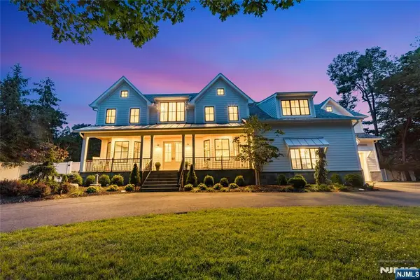 11 Green Way, Old Tappan, NJ 07675