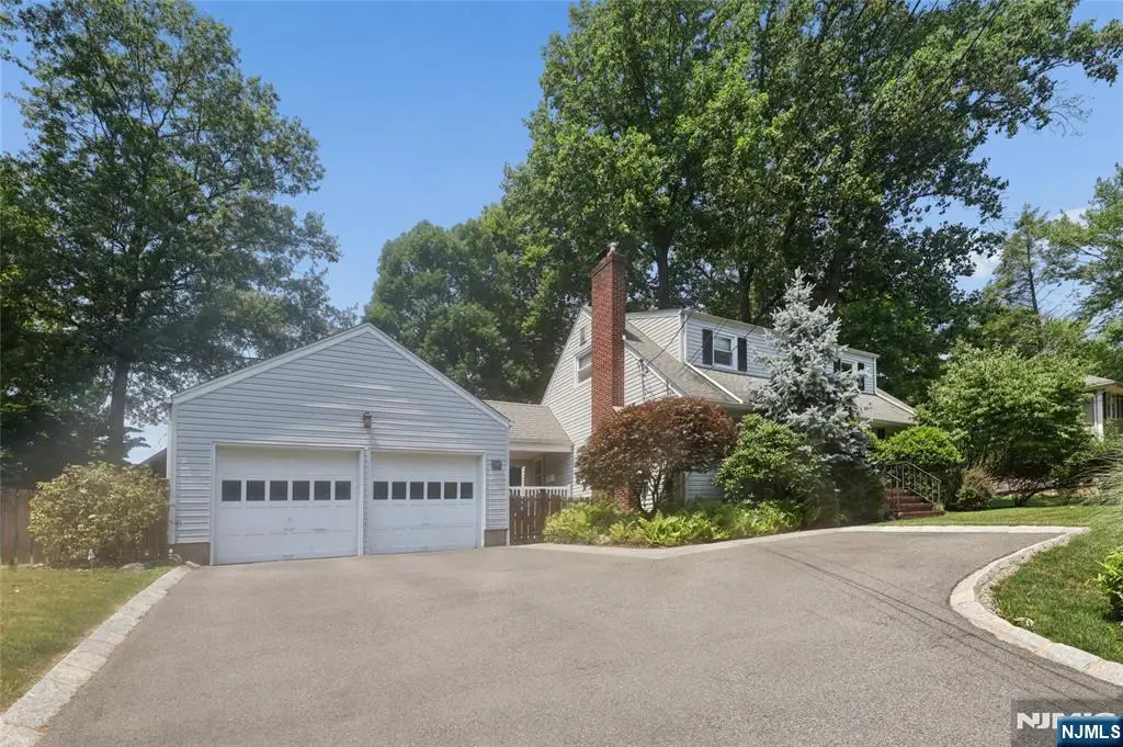38 SCHRAALENBURGH Road, Haworth, NJ 07641 - #1
