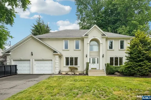54 Church Lane, Wayne, NJ 07470