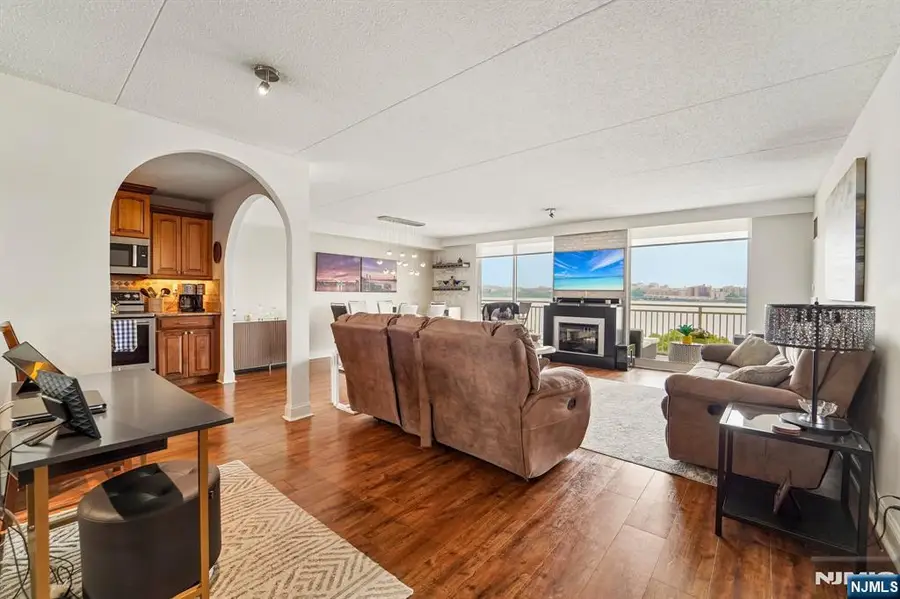 1077 River Road 903, Edgewater, NJ 07020 - #2