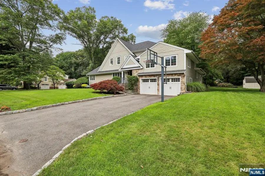 10 Arcadia Road, Woodcliff Lake, NJ 07677 - #2