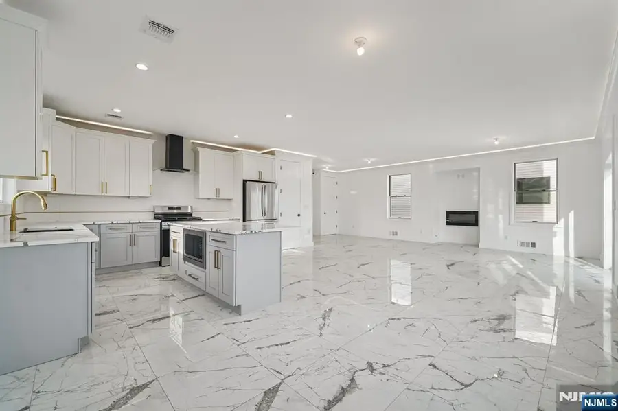 19 Mountain Avenue, Mahwah, NJ 07430 - #3