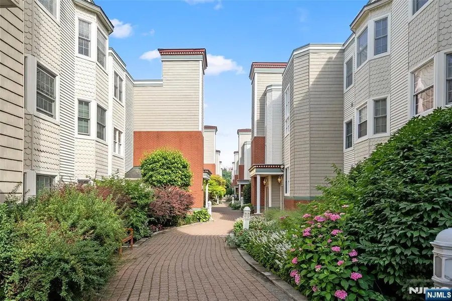 155 The Promenade, Edgewater, NJ 07020 - #3