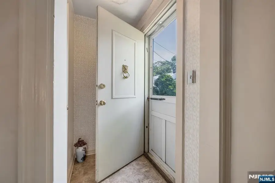 2 Allen Place, Fair Lawn, NJ 07410 - #3