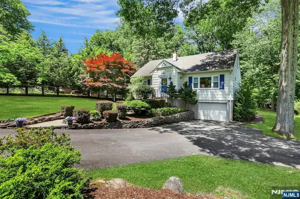 522 Helena Avenue, Wyckoff, NJ 07481