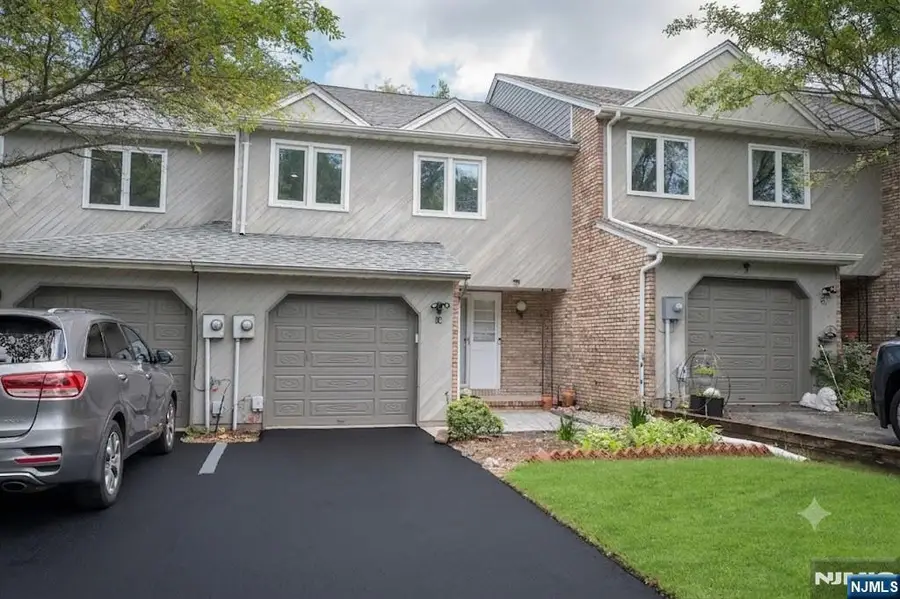 18 Guilford Court, Parsippany Troy Hills, NJ 07950 - #2