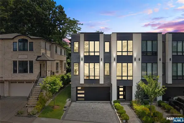 2038 Hoefleys Lane A, Fort Lee, NJ 07024