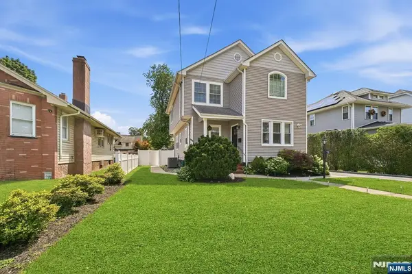 73 Forest Place, Rochelle Park, NJ 07662