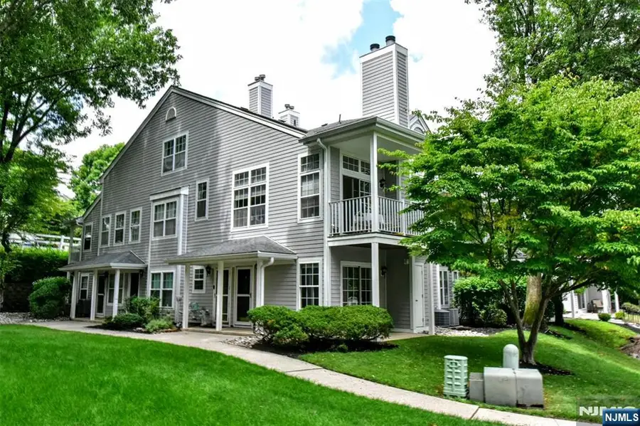 1099 Devon Court 1099, Mahwah, NJ 07430 - #2