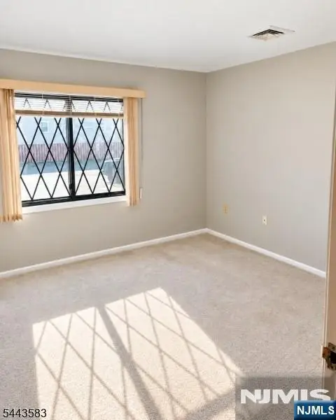 846 Riverside Avenue 1, Lyndhurst, NJ 07071 - #2