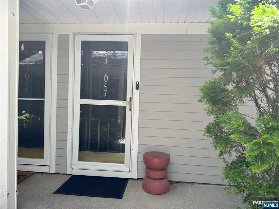 1047 Cambridge Court 1047, Mahwah, NJ 07430 - #2