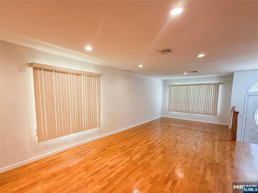 209 5th B, Palisades Park, NJ 07650 - #2