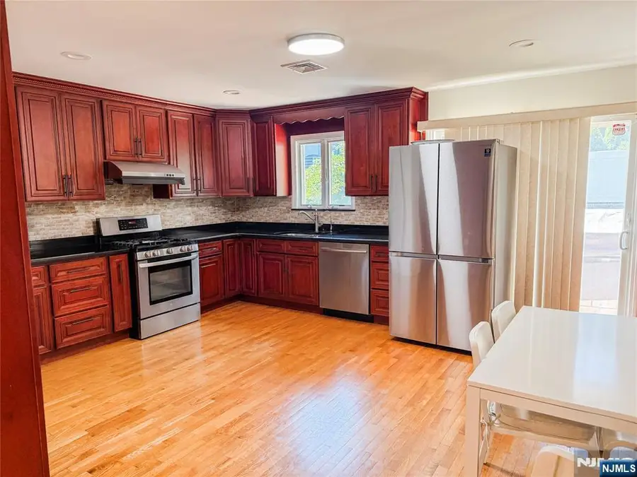209 5th B, Palisades Park, NJ 07650 - #3