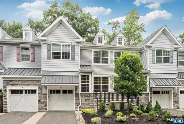20 Masterson Court, Waldwick, NJ 07463