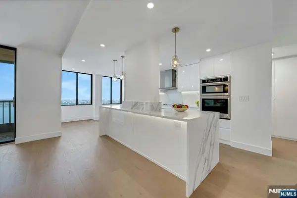 200 Winston 1912, Cliffside Park, NJ 07010