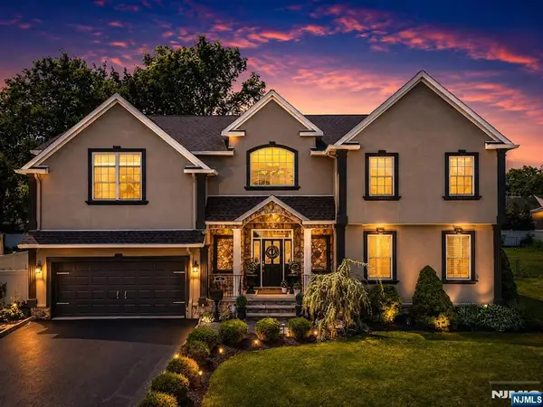 8 Ferndale Place, Pequannock Township, NJ 07444