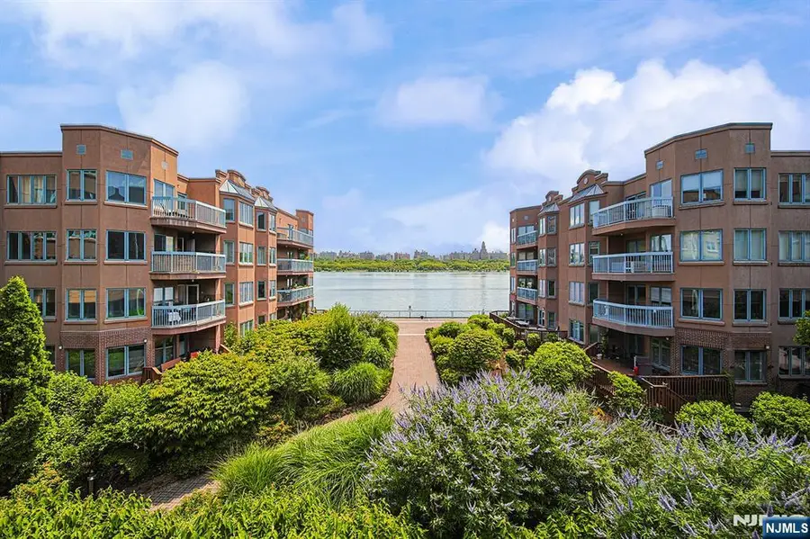 306 Smith Court R306, Edgewater, NJ 07020 - #2