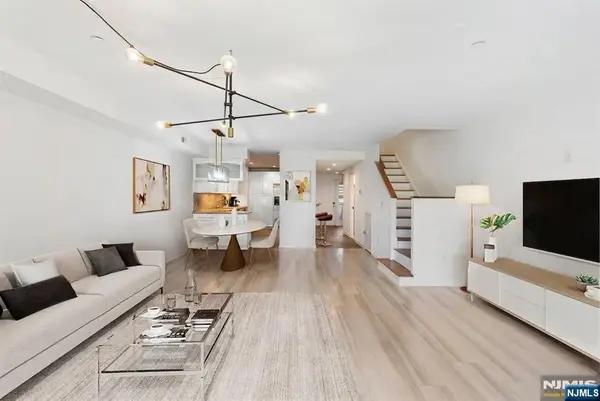 3 Whitman Court 1203, Teaneck, NJ 07666