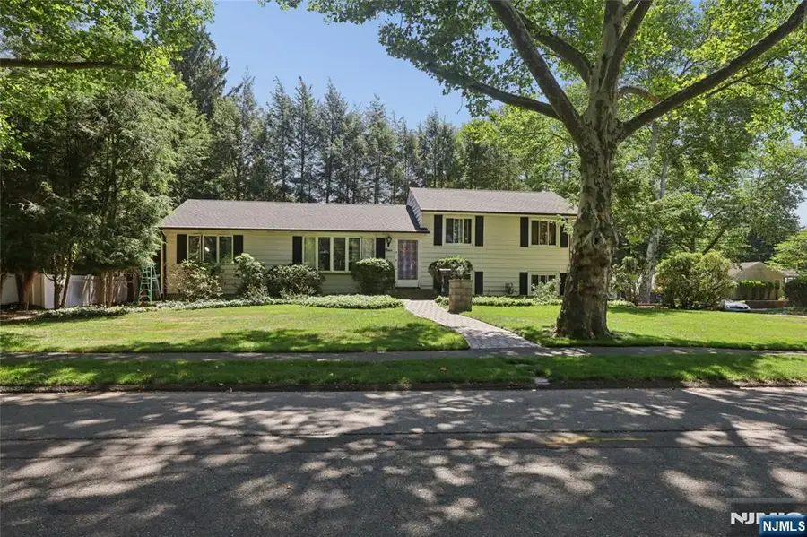 9 Smith Street, Closter, NJ 07624 - #2