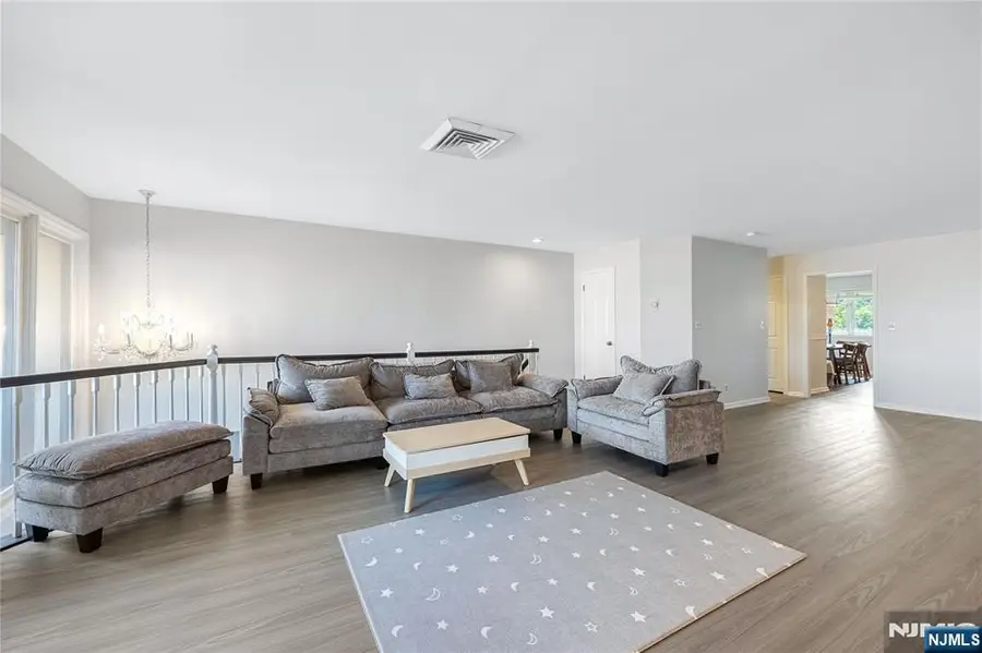 300 Gorge Road 8, Cliffside Park, NJ 07010 - #3