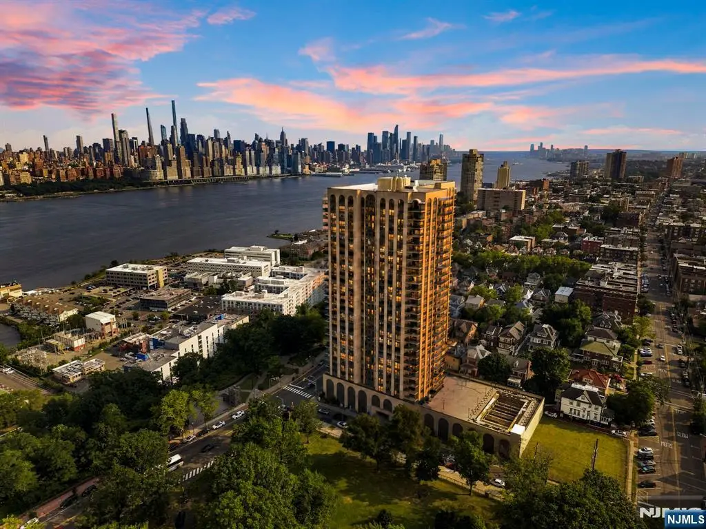 7855 Boulevard East 20F, North Bergen, NJ 07047 - #1