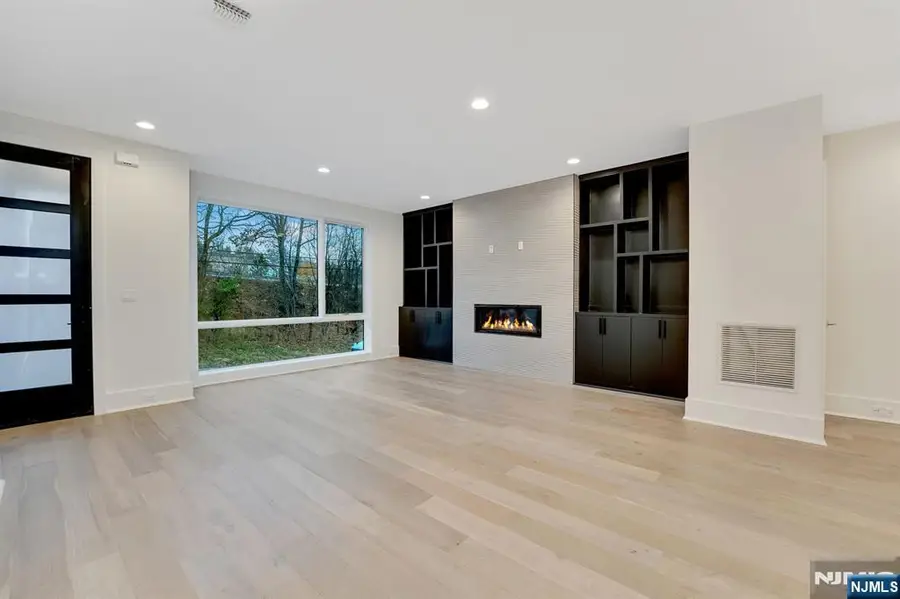 529 5th Street, Palisades Park, NJ 07650 - #3